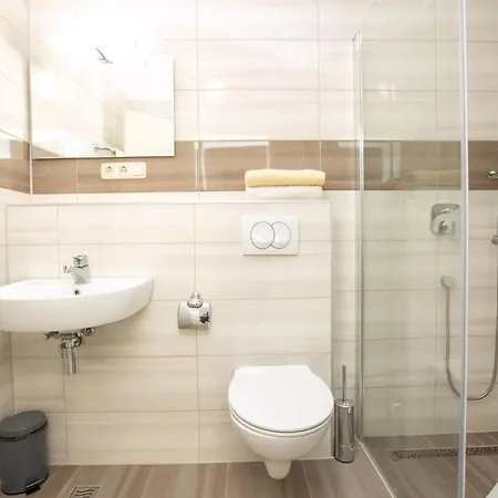 Schoene In Mit Grossem Balkon Apartamento *